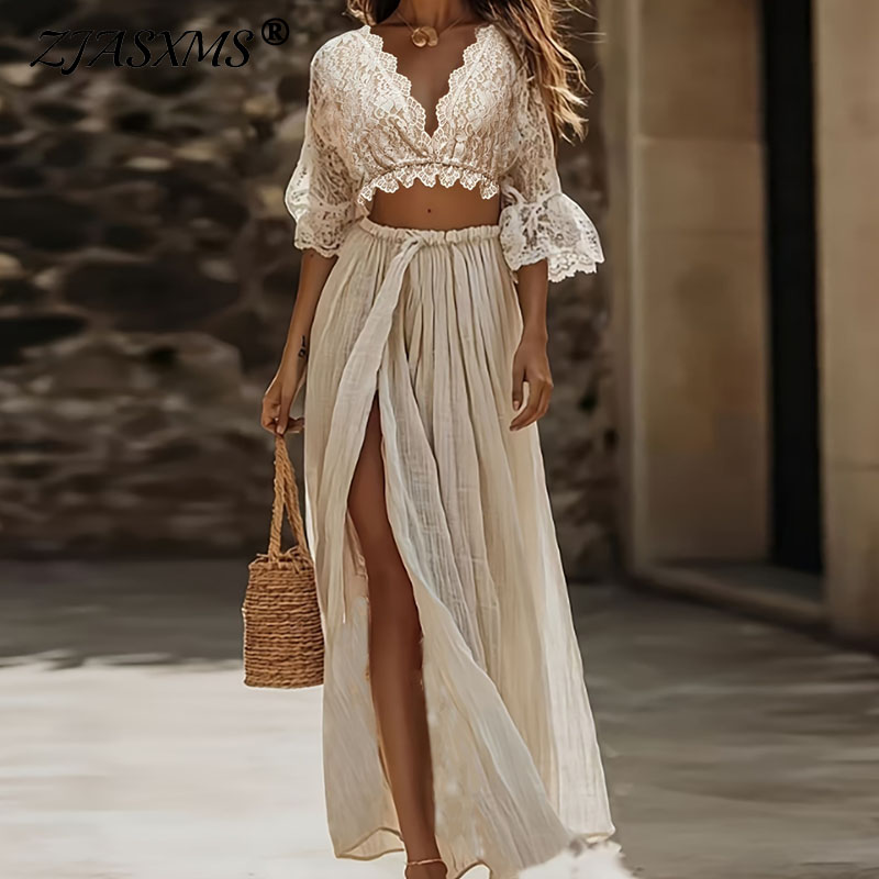Woman Formal Wear - ชุดเซ็ตสองชิ้นสไตล์โบฮีเมียนสำหรับผู้หญิง เสื้อครอปคอวีลึกเซ็กซี่+กระโปรงแม็กซี่ผ่าสูงเอวสูง ชุดเที่ยวพักผ่อน แขนบาน แต่งลายฉลุ