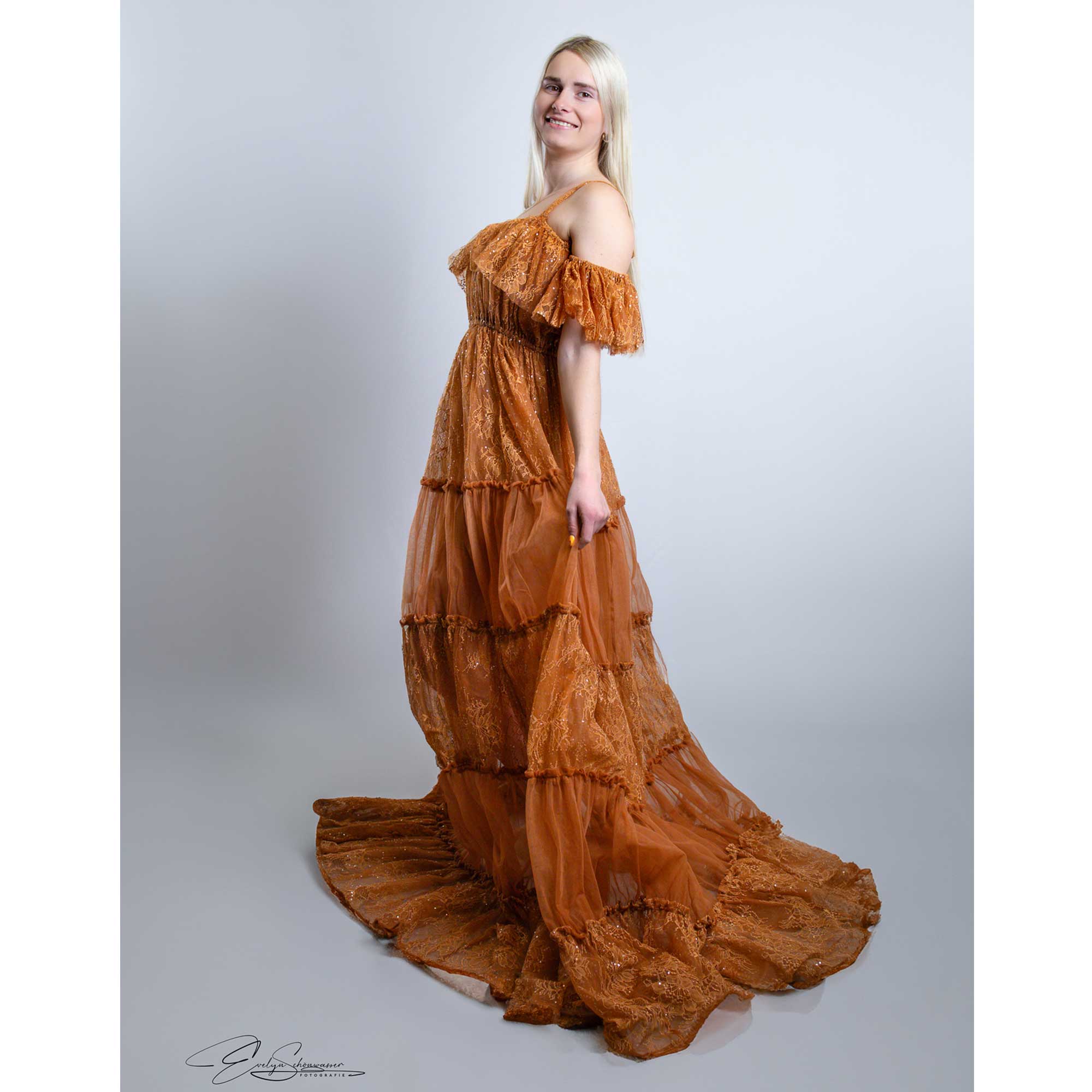 Women Formal Wear Photoshoot - Don & Judy ชุดคลุมท้องถ่ายภาพเลื่อมลูกไม้ Patchwork Tulle