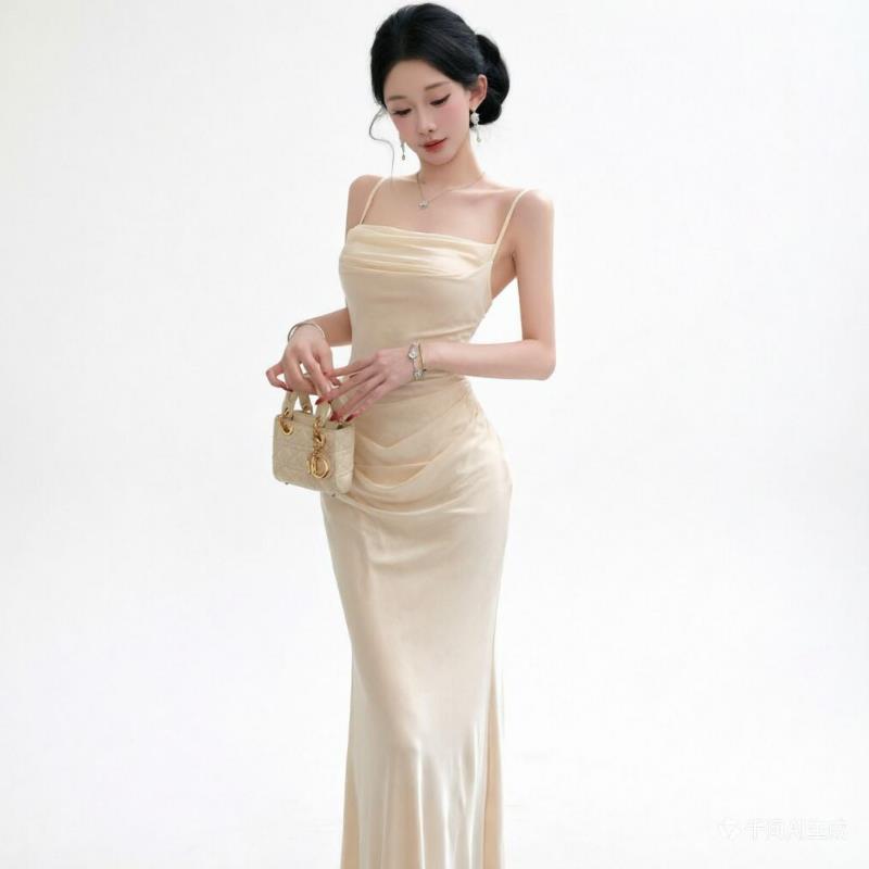 ชุดเดรสตาข่ายสีเบจสุดชิค ชุดรา - Women Formal Wear M&S บทวิจารณ์และราคา