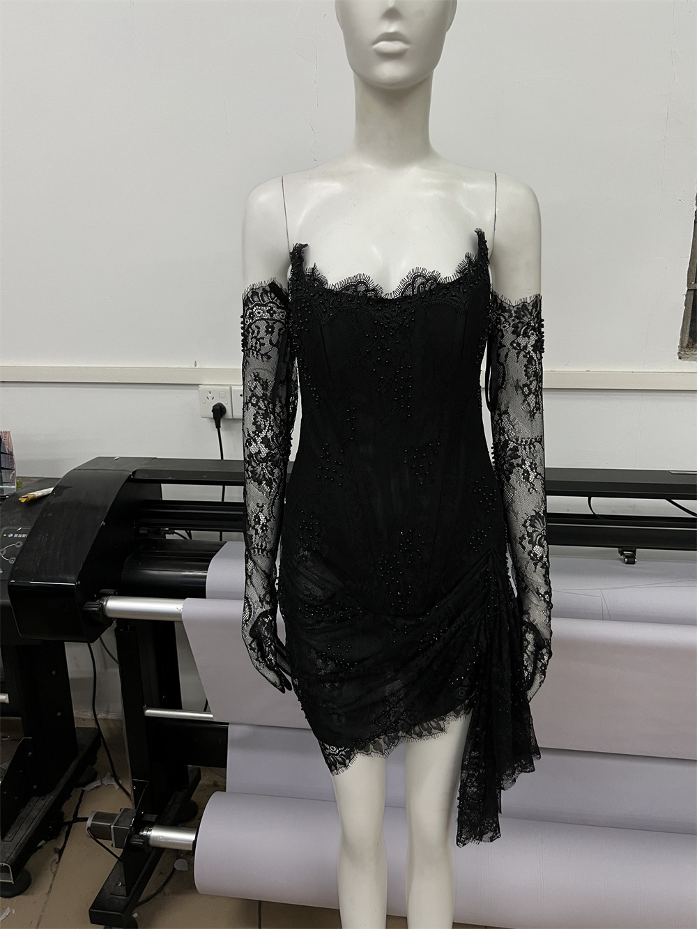 ชุดเดรสลูกไม้ทรงหลอด 2 สี ดีไซ - Women Formal Wear H&M บทวิจารณ์และราคา