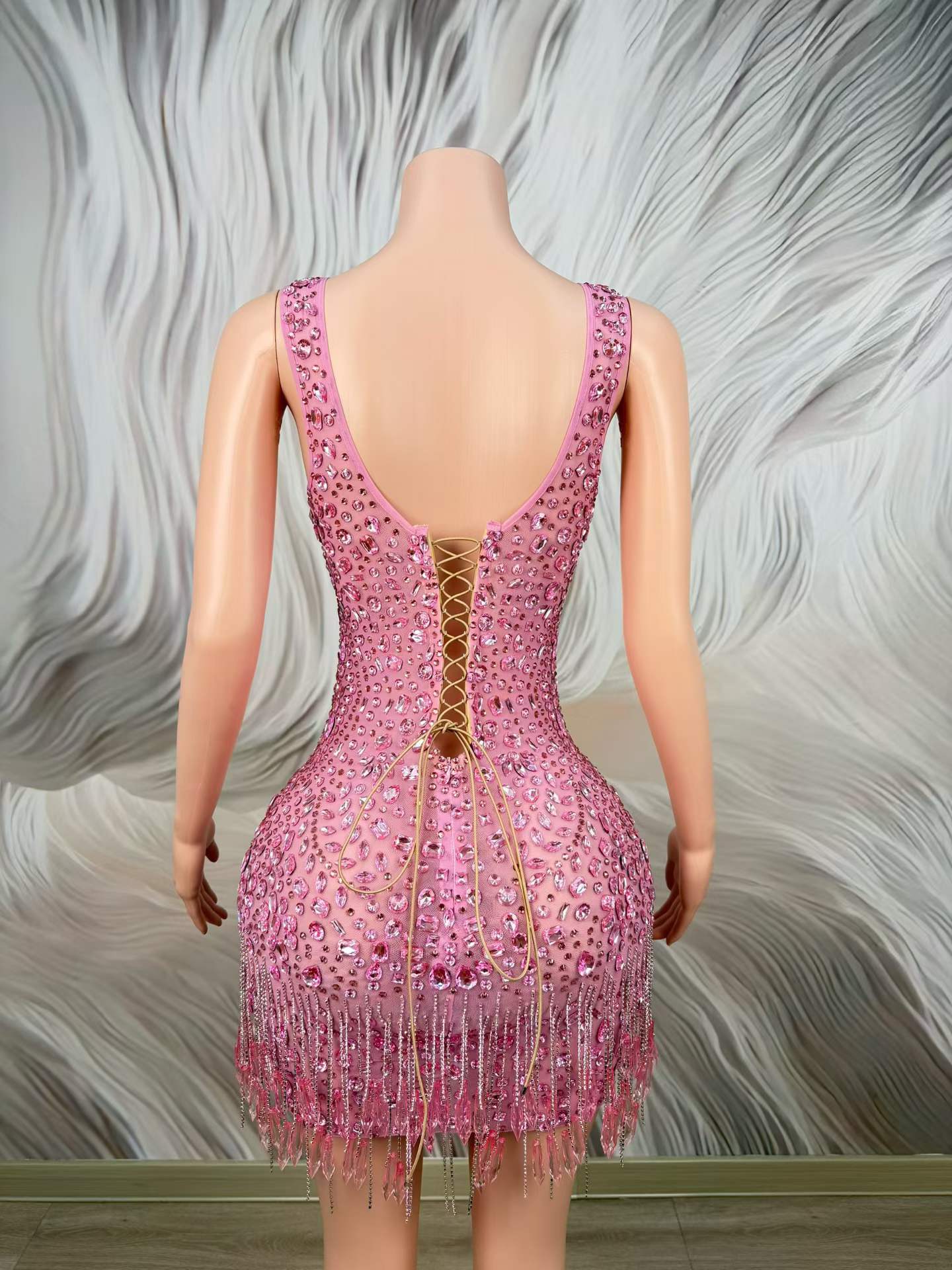 ชุดเดรสหรูหราประดับคริสตัลสีชม - Women Formal Wear Photoshoot บทวิจารณ์และราคา