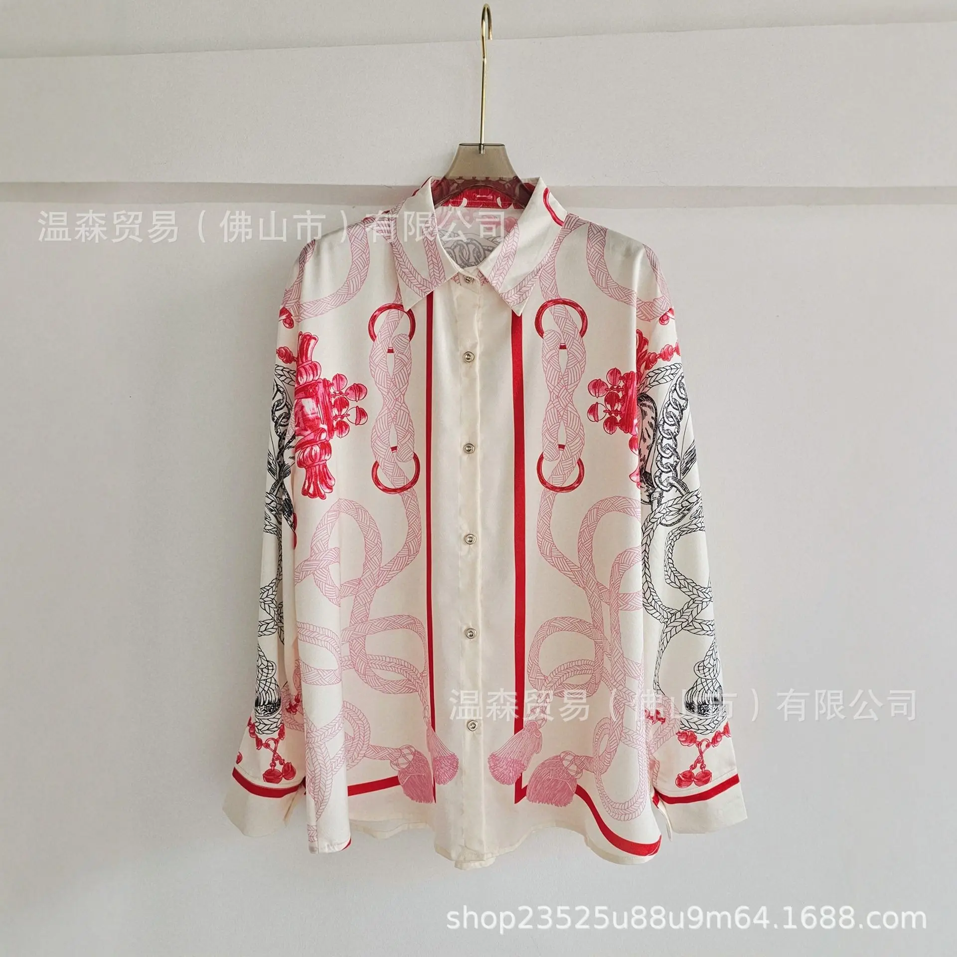 ชุดเซ็ตสองชิ้นลายพิมพ์สไตล์ฝรั - Silk Blouse Button บทวิจารณ์และราคา