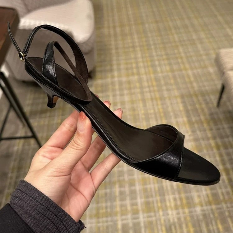 แฟชั่นเซ็กซี่ผู้หญิงรองเท้าแตะ - Kitten Heel Women บทวิจารณ์และราคา